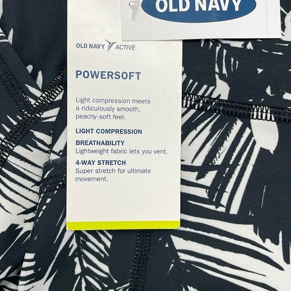 Old Navy Black and White Bike Shorts with Tropical Print 6” Inseam Size S - Picture 5 of 5